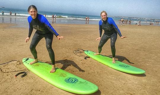 Aulas de surf por 2 horas em Albufeira, Portugal