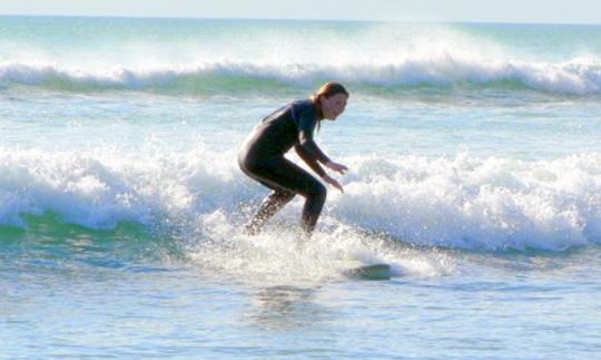 Clases de surf en Auckland, Nueva Zelanda