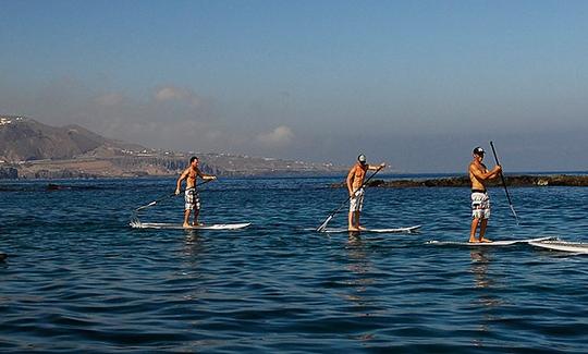 Disfrute de los alquileres y cursos de surf de remo en Valencia, España