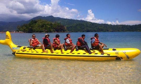 Disfruta de paseos en banana boat en Iv Jurai, Sumatera Barat, Indonesia