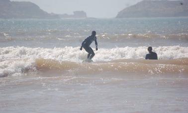 Profitez de cours de surf et de locations à Essaouira, au Maroc