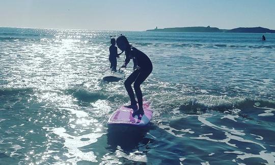 Aulas divertidas de surfe em Essaouira, Marrocos