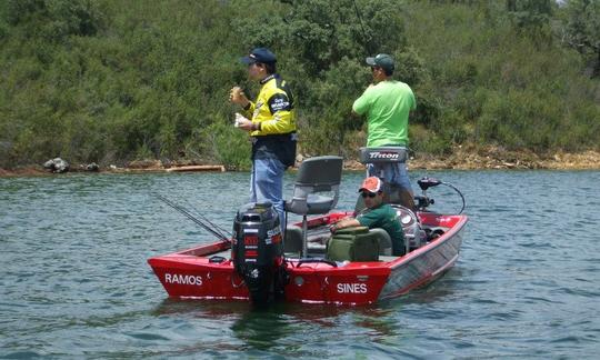 Profitez de la pêche à bord d'un bateau de pêche pour 3 personnes à Beja, au Portugal