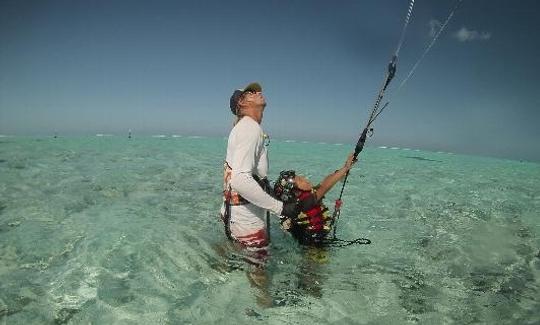 Lección y alquiler de kitesurf en Vaitape, Polinesia Francesa