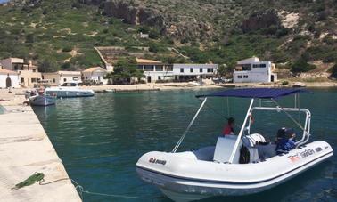 Bote inflable semirrígido Apex 2008 Apex A20 en alquiler en Cala Sant Vicenç, España