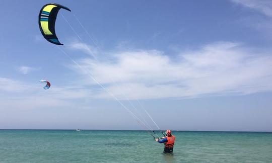 Disfruta de clases de kitesurf en Tarifa, España