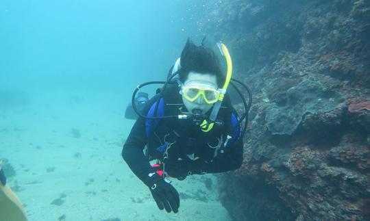 Disfruta del buceo en el distrito de Xinyi, Taipéi, Taiwán