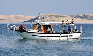 Louez un bateau à passagers à Pag, en Croatie