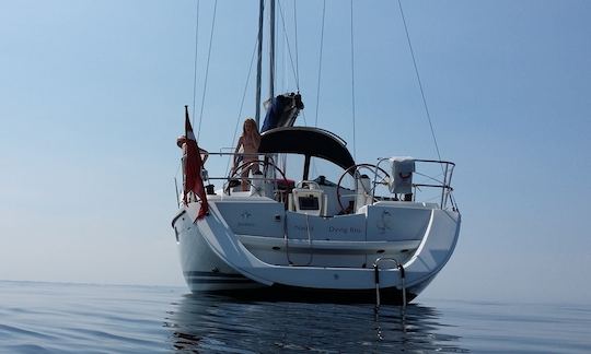 Charter 39' Jeanneau Sun Odyssey 39i Crusing Monohull in Nordborg, Denmark