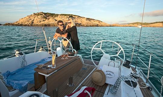 Charter 37' Bavaria Cruiser Cruising monohull in Split, Croatia