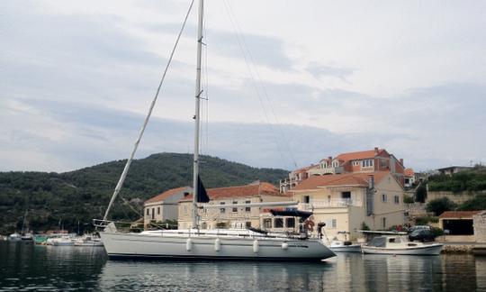 Monocasco Charter 44' Bavaria Cruiser Cruising em Split, Croácia