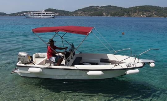 Louez une console centrale Fisherman Elan 495 de 16 pieds à Vela Luka, Croatie