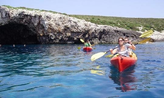 Louez un kayak de 14 minutes à Vela Luka, Croatie