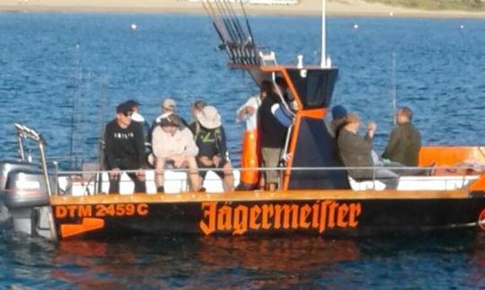 Profitez de la pêche à Mossel Bay, au Cap occidental, sur un catamaran à moteur Jagermeister