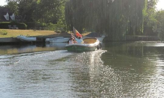 Alquile un barco eléctrico en Gante, Bélgica