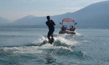 Profitez du Wakeboard à Aix-les-Bains, en Auvergne-Rhône-Alpes