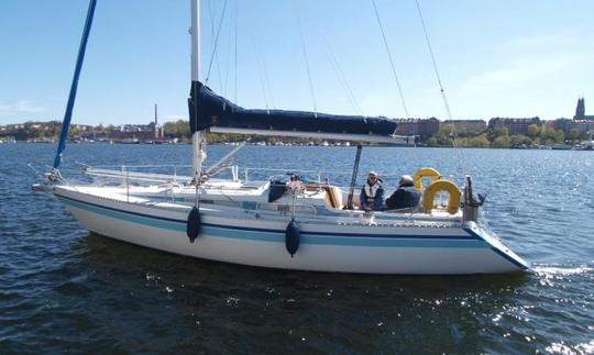 Charter 51' Beneteau Oceanis Cruising Monohull in Porto Ottiolu, Italy