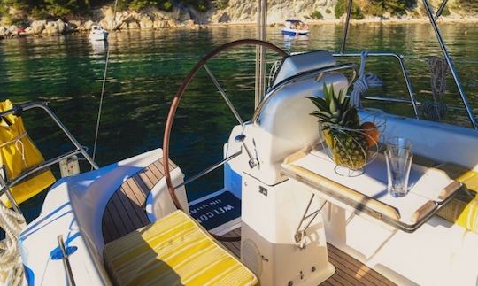 Charter 36' Bavaria Cruising Monohull in Split, Croatia