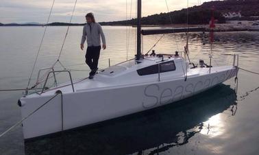 Rent Seascape24 / Beneteau First 24 Daysailer in Jezera, Croatia