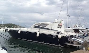 Charter 70' Itama Power Mega Yacht in Porto Santo Stefano, Italy