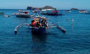 Passeios de barco em Anawangin, Talisayen, Nagshasa, East em San Antonio, Zambales, Filipinas