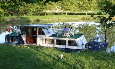 Charter an Classic 1200 Houseboat in Briare, France