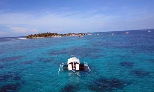 Boat ehaded out for the islands