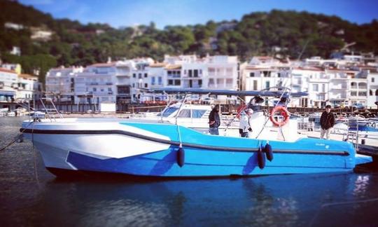 Passeio de barco saindo de Fornells, Espanha