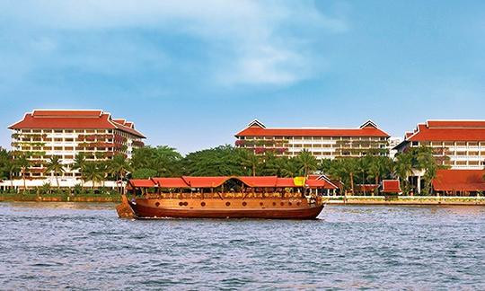 Cruzeiros pelo rio Chao Phraya a bordo de um barco tailandês para 30 pessoas!