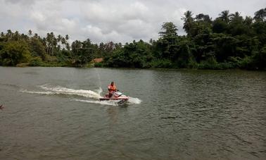 Alugue um Jet Ski em Dankotuwa, Sri Lanka