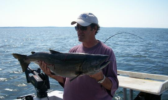 Rien ne vaut une belle journée de pêche à Sodus Point, dans l'État de New York, à bord d'un Baha Cruiser de 31 pieds !