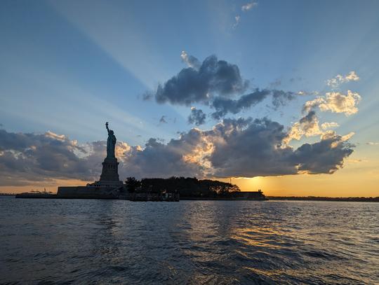 North River Sailing: vea Nueva York desde un clásico yate de carreras