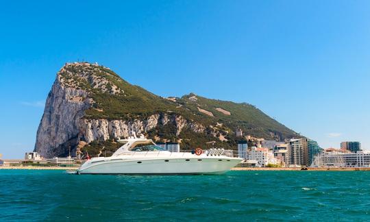 Louez un yacht de luxe Sea Ray 540 Sundancer de 54 pieds à Gibraltar