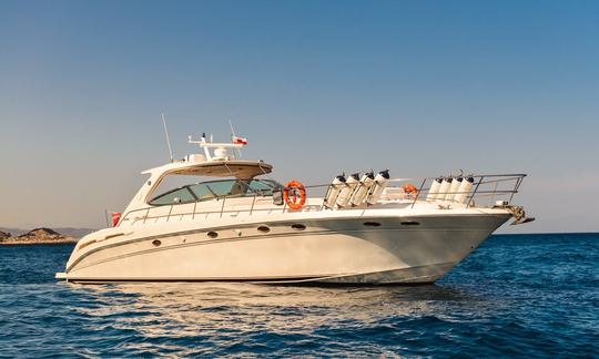 Louez un yacht de luxe Sea Ray 540 Sundancer de 54 pieds à Gibraltar