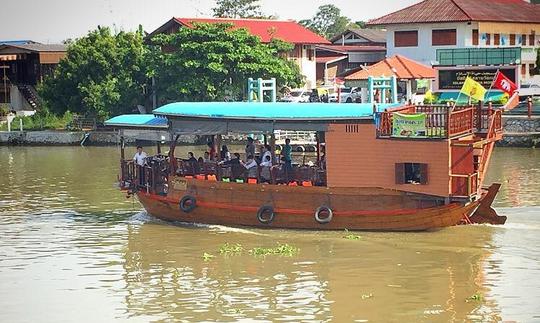 Vea los templos en nuestro crucero por el río en Ayutthaya, Tailandia