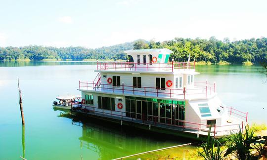 Charter 157' Houseboat in Gerik, Malaysia