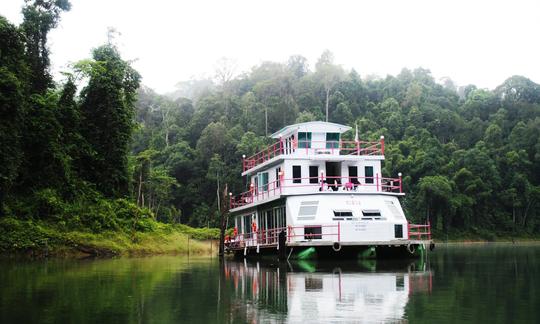 Charter 157' Houseboat in Gerik, Malaysia