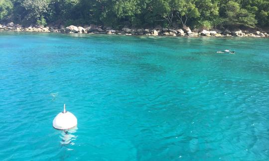 Passeio de barco até Les Saintes com o professor Skipper Sailing