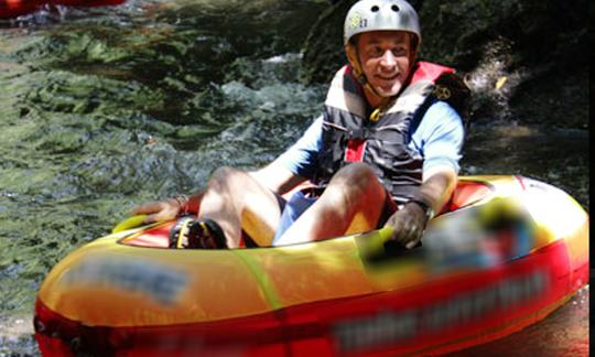 Disfruta de las aventuras de Canyon Tubing en Payangan Ubud, Bali