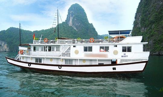 EXCURSIÓN DE 2 DÍAS Y 1 NOCHE A LA BAHÍA DE HALONG DESDE HANOI CON ACOGEDORES CRUCEROS POR LA BAHÍA