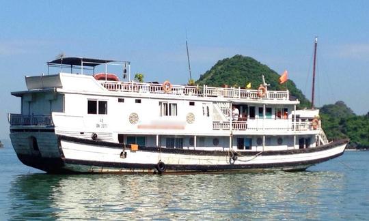 EXCURSIÓN DE 2 DÍAS Y 1 NOCHE A LA BAHÍA DE HALONG DESDE HANOI CON ACOGEDORES CRUCEROS POR LA BAHÍA