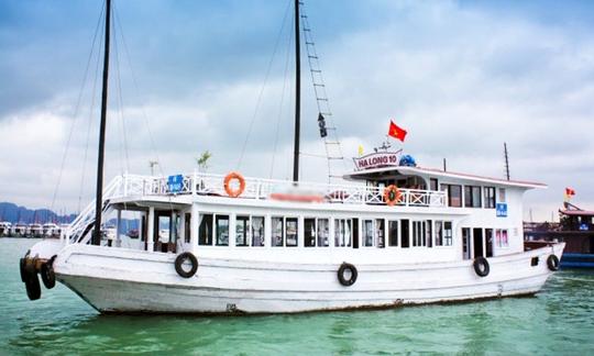 EXCURSION EN GROUPE D'UNE JOURNÉE DANS LA BAIE D'HALONG AU DÉPART DE HANOÏ AVEC ALOVA CRUISES