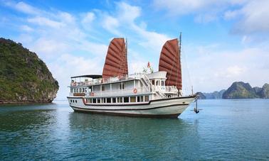 Charter Legacy Cruise – 3 Star Junk Boat in Hanoi,Vietnam