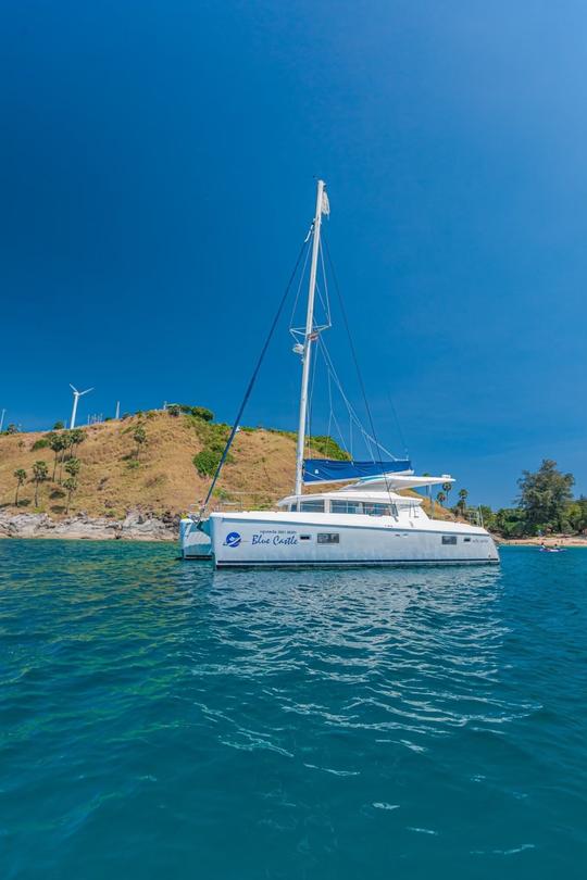 Enjoy a Day Aboard our LAGOON420: Your Ultimate Seafaring Oasis!