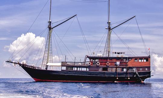 Charter 121' Aliikai Gulet in Bali, Indonesia