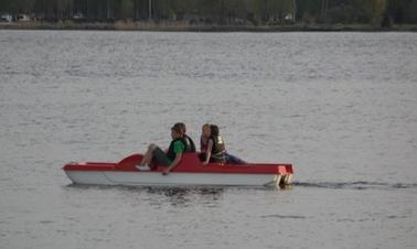 Alugue um barco a remo em Ikšķile, Letônia