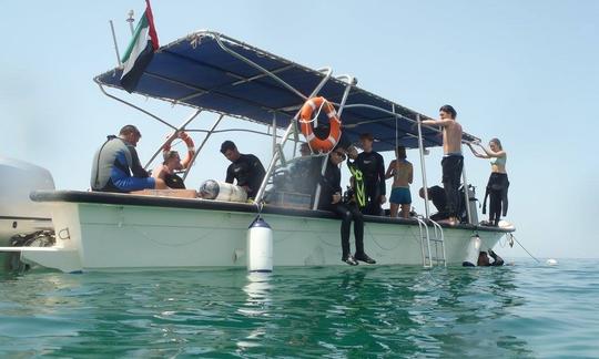 Disfruta de los cursos de buceo en Dibba Al Fujairah, Emiratos Árabes Unidos