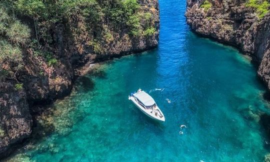 Charter 36ft ‘Offspray 1‘ Motor Yacht In Tambon Chalong, Thailand