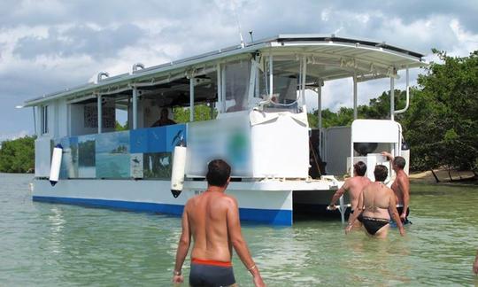 Excursions écologiques « Taonaba » en péniche à Deshaies, Guadeloupe