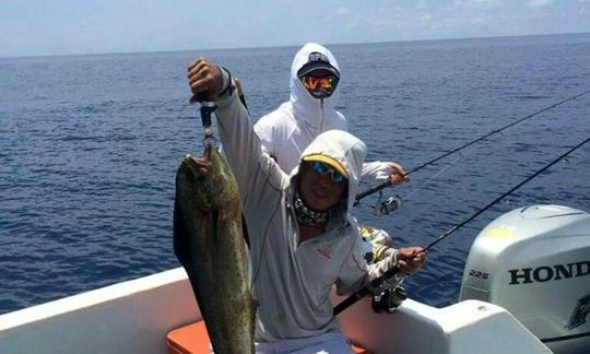 Disfruta de la pesca en Pekan, Pahang en Cuddy Cabin